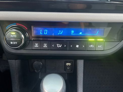 Used 2014 Toyota Corolla L image 23