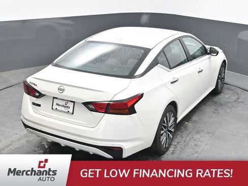 Used 2025 Nissan Altima 2.5 SV FWD image 33