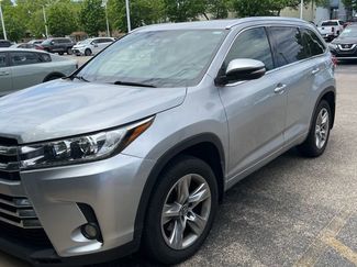 Used 2017 Toyota Highlander Limited w/ Carpet Mat Package AWD/4WD video 1