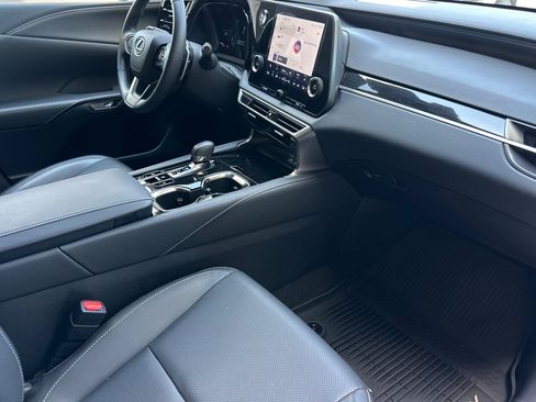 Certified 2025 Lexus RX 350 FWD w/ Accessory Package image 35