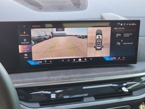 Used 2025 BMW X7 xDrive40i w/ M Sport Package AWD/4WD image 17