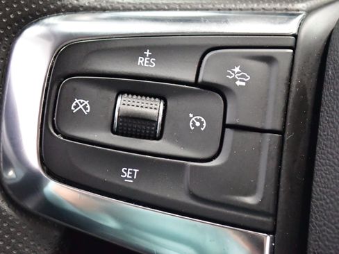 Used 2025 Chevrolet Blazer LT image 23