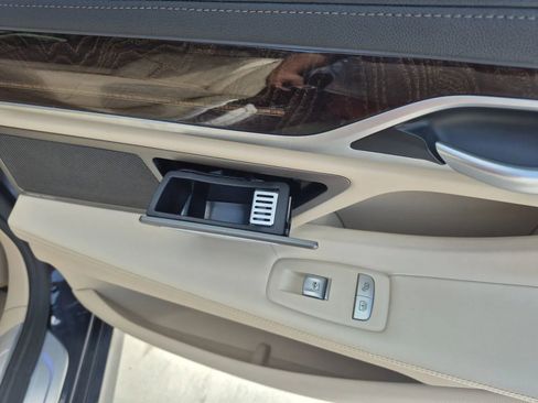 Used 2019 BMW 750i xDrive AWD/4WD image 23