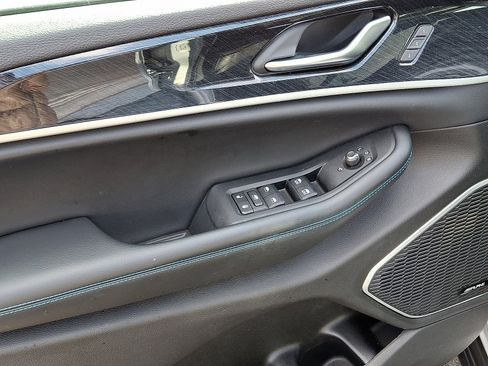 Certified 2023 Jeep Grand Cherokee Trailhawk w/ Luxury Tech Group III image 12