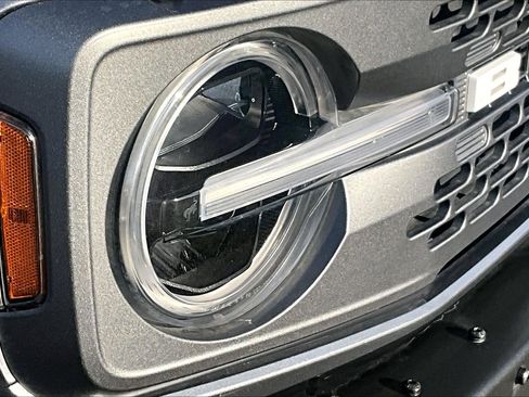 Used 2023 Ford Bronco Badlands image 29