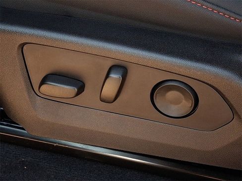 Certified 2024 Chevrolet Colorado Z71 w/ Z71 Convenience Package 2 image 30