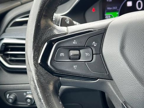 Used 2022 Chevrolet Bolt EUV Premier w/ Sun & Sound Package FWD image 30