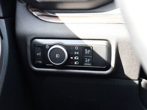 Used 2024 Ford Explorer Limited AWD/4WD image 40