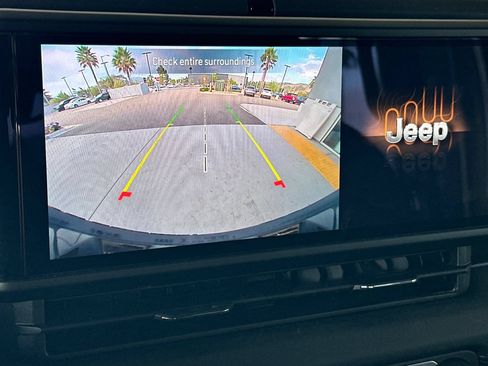 Used 2024 Jeep Wrangler Unlimited Sahara AWD/4WD image 18