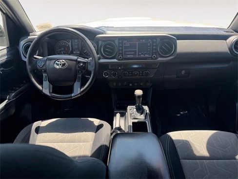 Used 2022 Toyota Tacoma TRD Sport image 10