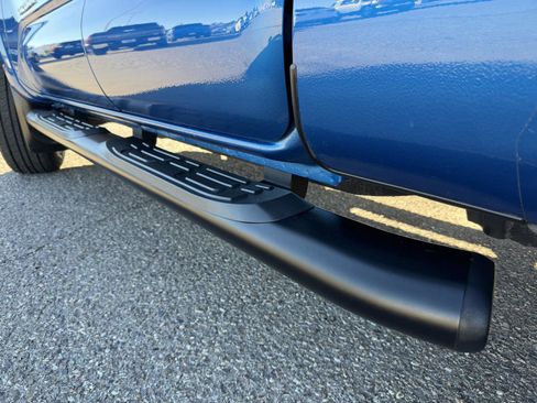 Used 2016 Toyota Tacoma TRD Sport image 37