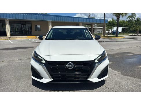 Used 2025 Nissan Altima 2.5 SV FWD image 8