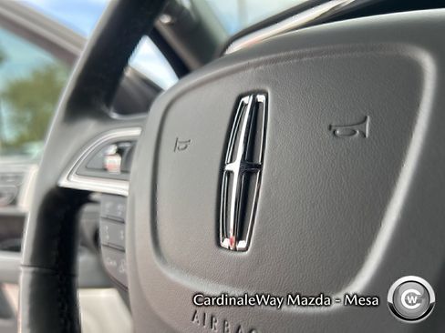 Used 2019 Lincoln Navigator Reserve image 21