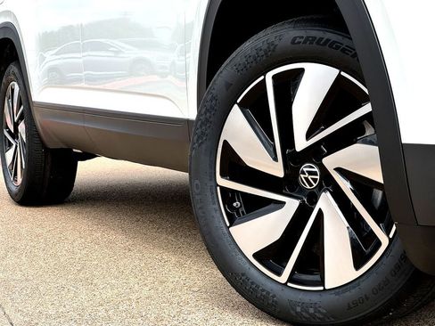New 2026 Volkswagen Atlas SE FWD image 2