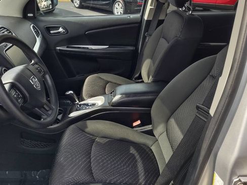 Used 2011 Dodge Journey Mainstreet w/ Popular Equipment Group image 10