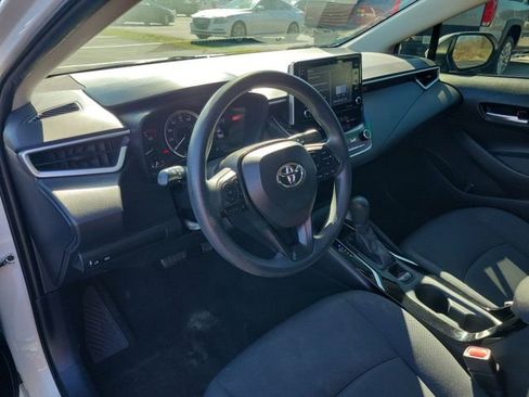 Used 2021 Toyota Corolla LE image 18