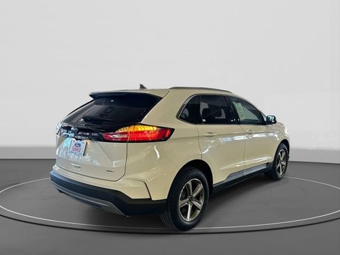 Used 2024 Ford Edge SEL w/ Convenience Package image 5