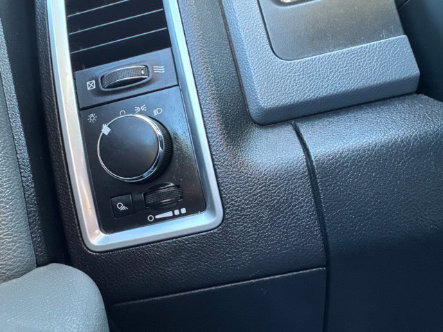 Used 2017 RAM 1500 Classic SLT RWD image 27