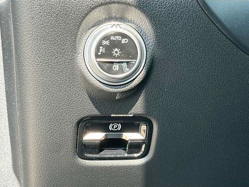 Used 2026 Mercedes-Benz C 300 Sedan image 10