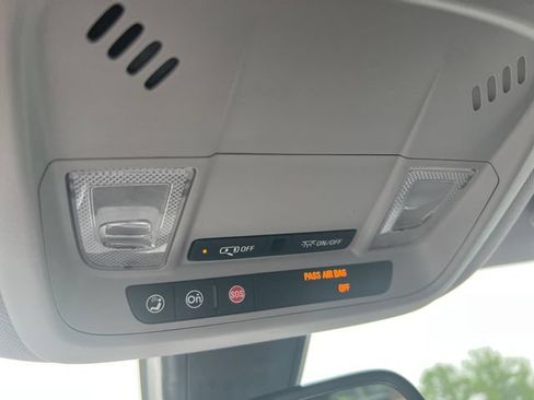 Used 2016 Chevrolet Malibu LT FWD image 25