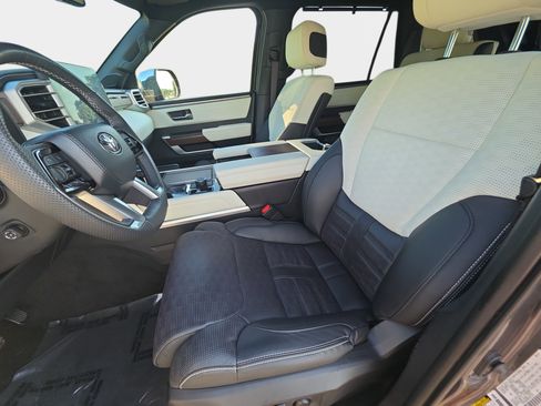 Used 2024 Toyota Sequoia Capstone AWD/4WD image 17