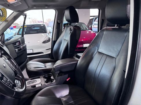 Used 2016 Land Rover LR4 HSE Silver Edition image 10