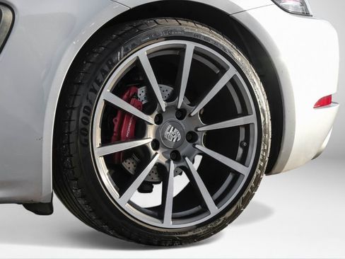 Used 2018 Porsche 718 Cayman S image 61