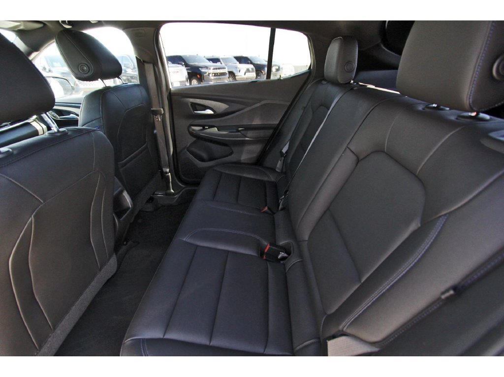 Used 2025 Buick Envista Sport Touring w/ Convenience II Package FWD image 7