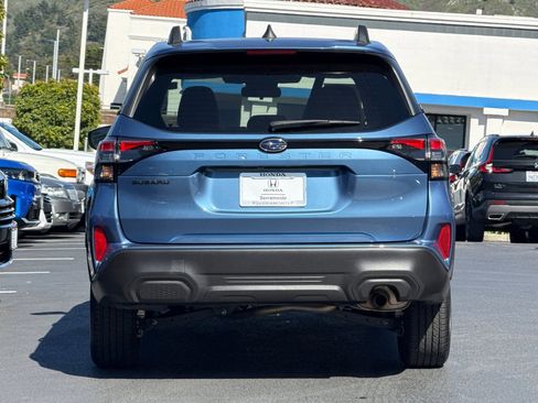 Used 2025 Subaru Forester Premium image 9