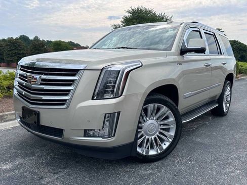 Used 2015 Cadillac Escalade Platinum image 1