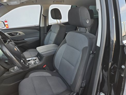 Used 2020 Chevrolet Traverse LT FWD image 16