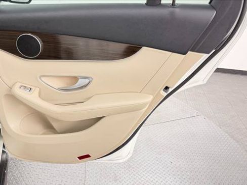 Used 2021 Mercedes-Benz GLC 300 image 22