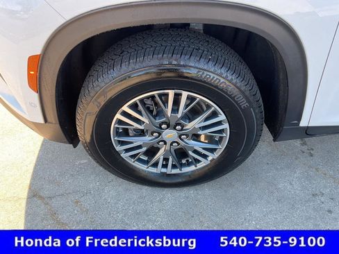 Used 2025 Chevrolet Traverse LT w/ Enhanced Driving Package FWD image 10
