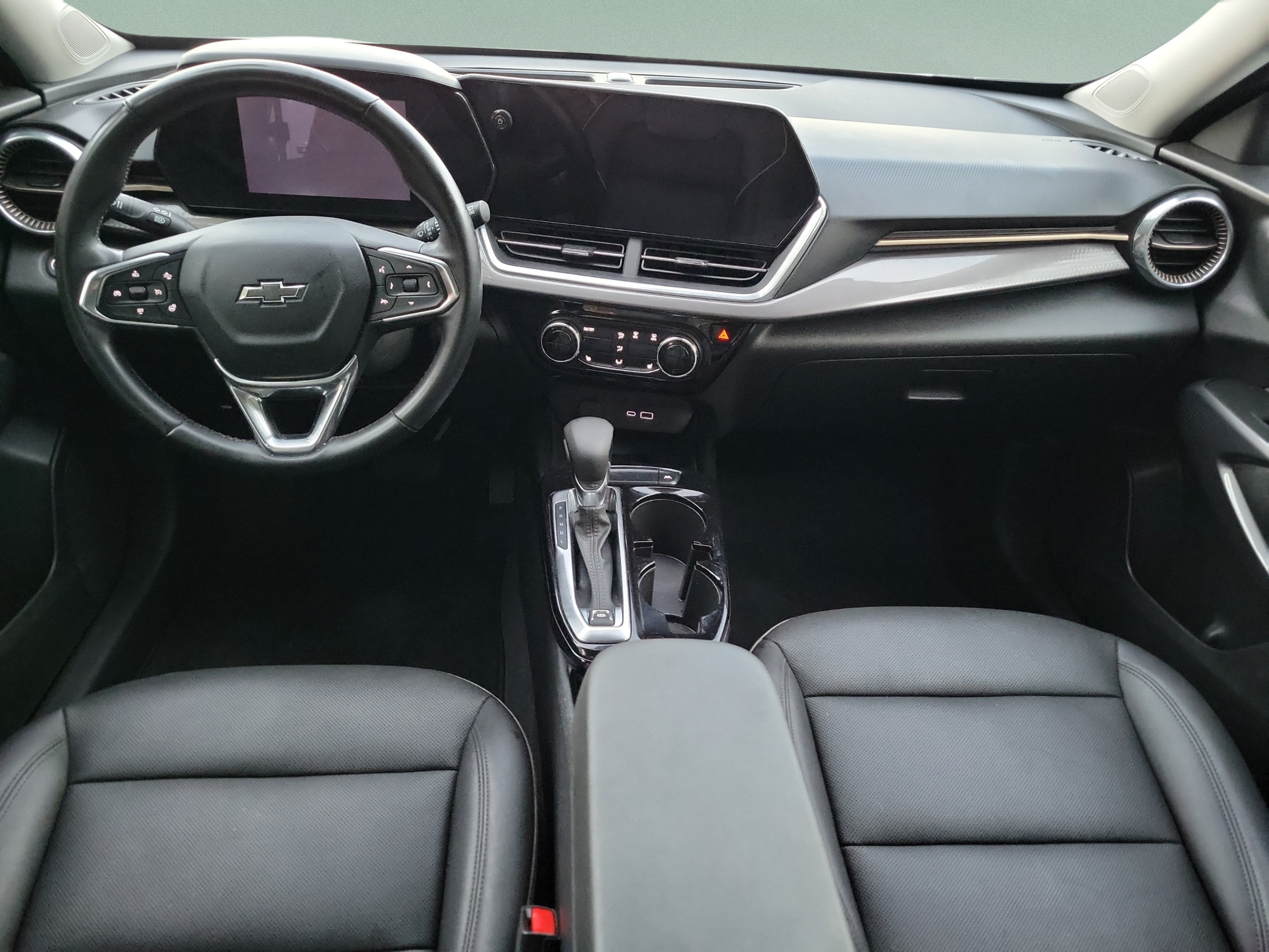 Used 2024 Chevrolet Trax ACTIV w/ Sunroof Package FWD image 11