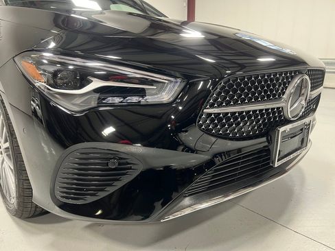 Used 2025 Mercedes-Benz CLA 250 4MATIC image 11