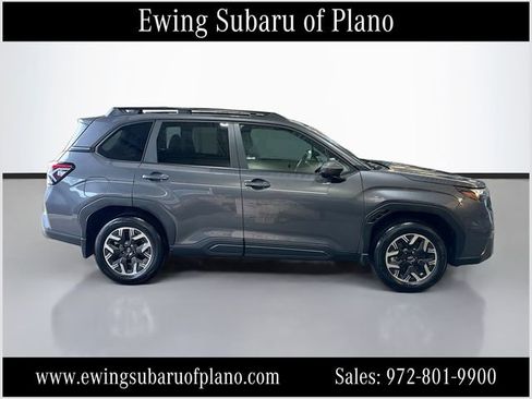 Used 2026 Subaru Forester Premium AWD/4WD image 1
