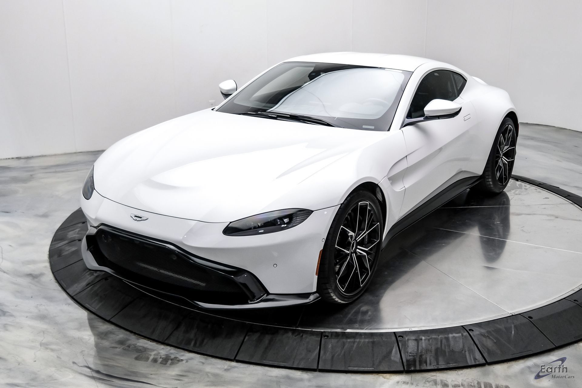 Used 2022 Aston Martin V8 Vantage Coupe RWD image 7
