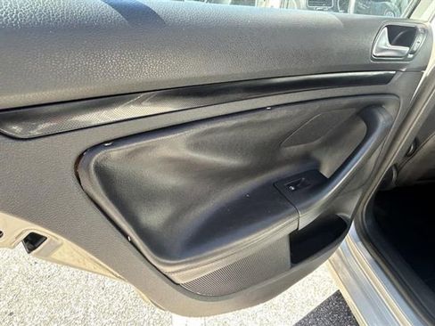 Used 2011 Volkswagen Jetta TDI image 18