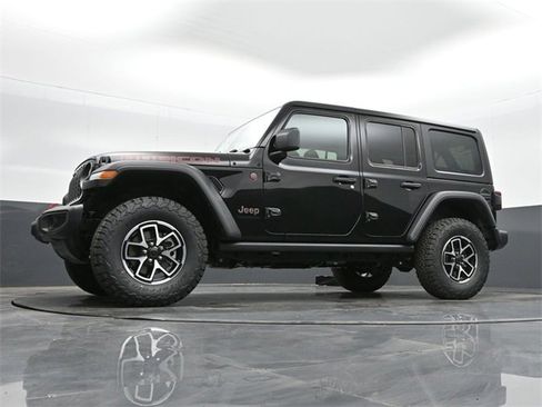 Used 2024 Jeep Wrangler Unlimited Rubicon w/ Technology Group image 42