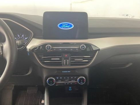 Used 2022 Ford Escape SE w/ SE Sport Appearance Package AWD/4WD image 13