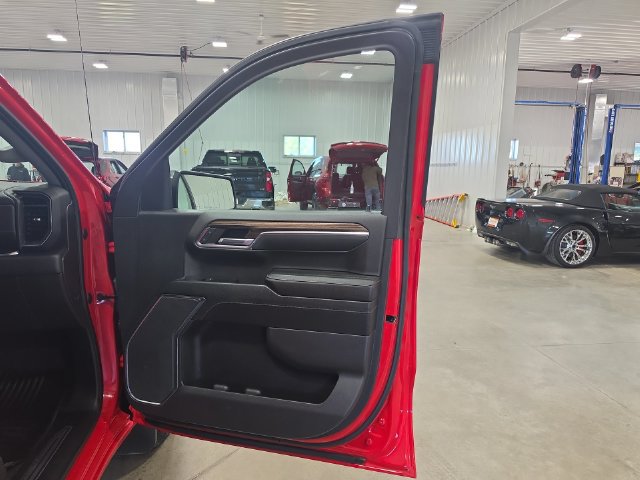 Used 2023 Chevrolet Silverado 1500 LT AWD/4WD image 30