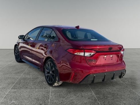 Used 2025 Toyota Corolla SE image 3
