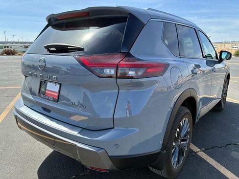 Certified 2025 Nissan Rogue SL w/ Tech Package image 6