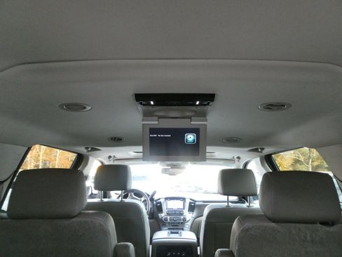 Used 2018 Chevrolet Suburban LT image 35