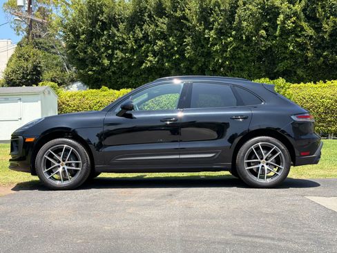 Used 2026 Porsche Macan AWD/4WD image 2