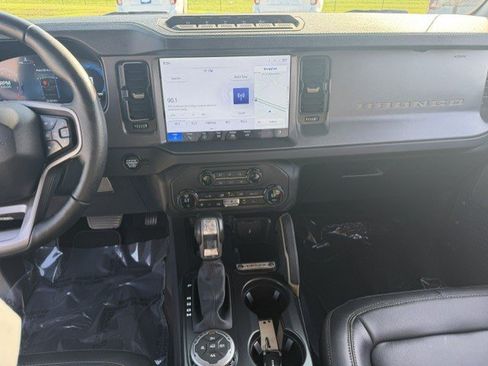 Used 2025 Ford Bronco Badlands AWD/4WD image 17