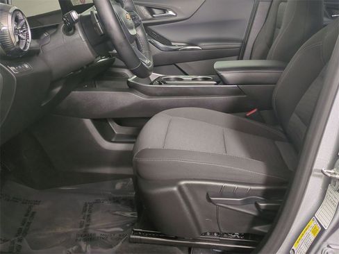 Certified 2025 Chevrolet Equinox LT image 18