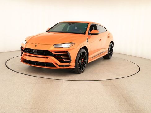 Used 2022 Lamborghini Urus image 12
