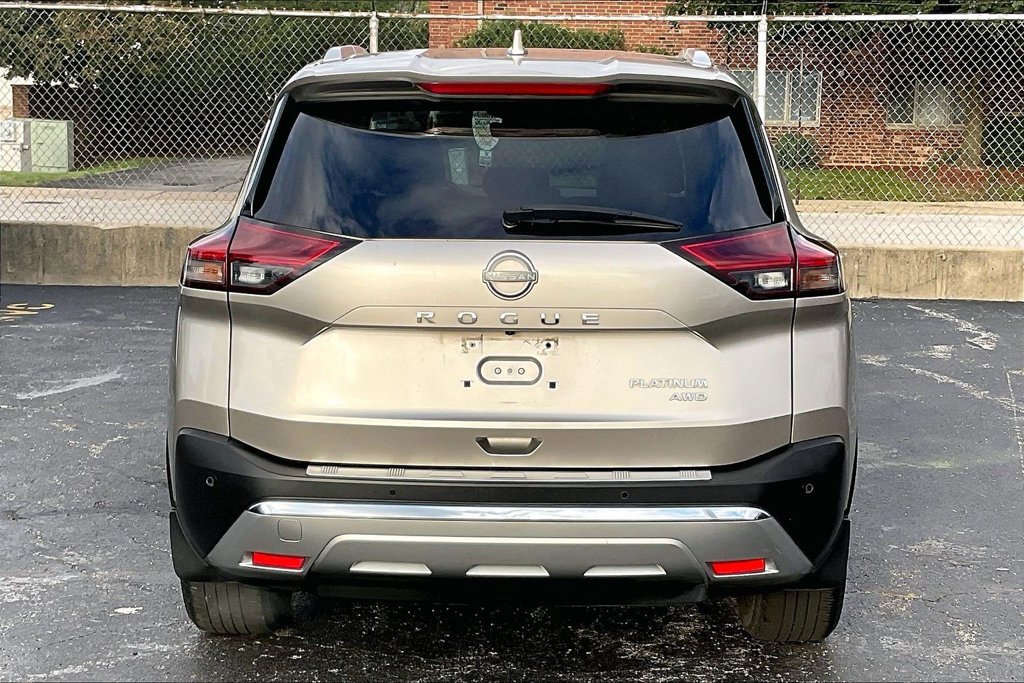 Used 2022 Nissan Rogue Platinum w/ Head-Up Display Package AWD/4WD image 3