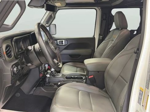 Used 2024 Jeep Gladiator Mojave AWD/4WD image 24